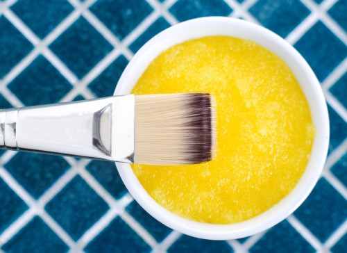 Kosmetikstudio in München - Tigel mit Peeling-Paste